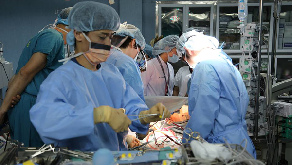 Thủ tướng khen ekip thực hiện thành công ca ghép phổi đầu tiên