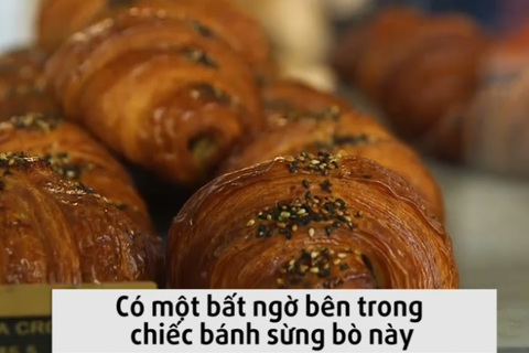 Video: Làm bánh sừng bò California đặc biệt kèm với nhân sushi