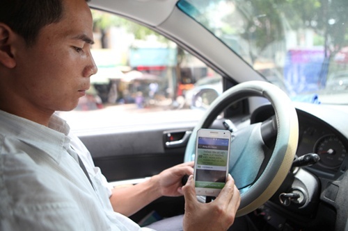 Uber, Grab tự do 'làm giá', taxi truyền thống kêu trời