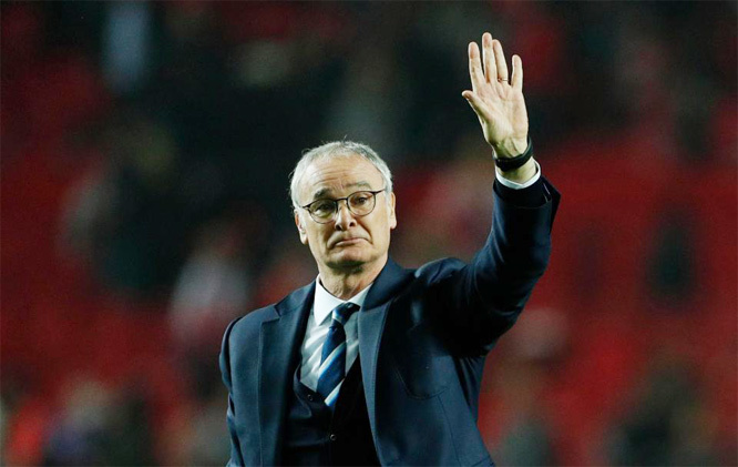 Giới bóng đá sốc khi nghe tin Ranieri 