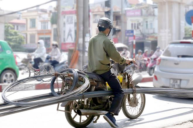 Những chiếc xe máy cũ nát được coi là một phần không thể thiếu trong văn hóa xe cộ của Việt Nam. Nếu bạn muốn tìm kiếm sự độc đáo và hiếm có, thì hãy cùng chúng tôi khám phá những chiếc xe máy cổ đại với nhiều chất liệu độc đáo như sắt, đồng, gỗ.