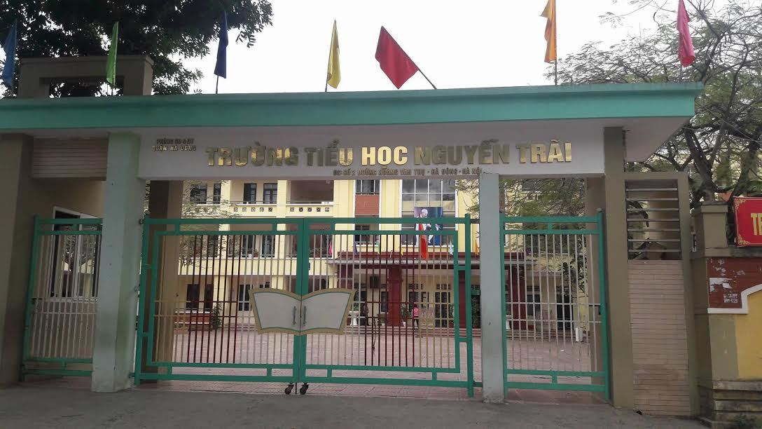 Hà Nội: Học sinh lớp 4 bị rơi từ tầng 3