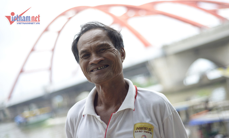 Ly kỳ chuyện người đàn ông 40 năm vớt xác trên sông Sài Gòn