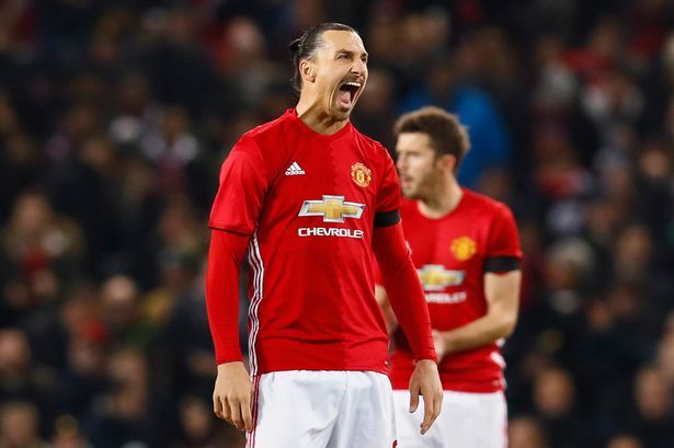 Ibrahimovic trì hoãn gia hạn, MU lo sốt vó