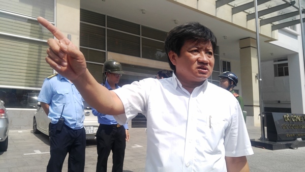 Hình ảnh mạnh tay trên vỉa hè của Phó chủ tịch quận 1