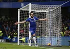 Fabregas, Costa giúp Chelsea bắn hạ "Thiên nga đen"