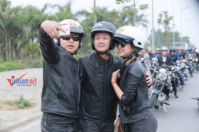 MC Quang Minh, MC Anh Tuấn và 160 biker diễu hành mô tô