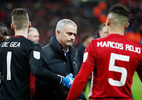 Mourinho bất ngờ ủ rũ, tắt tiếng cười giữa đại tiệc MU