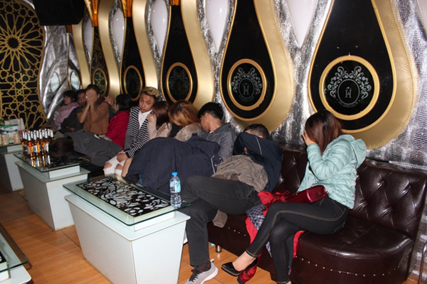 18 'nam thanh nữ tú' sinh nhật bằng ma tuý ở đất Cảng