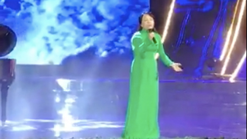 Bộ trưởng Y tế hát