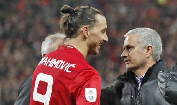 Conte sắp rời Chelsea, Ibrahimovic úp mở gia hạn MU