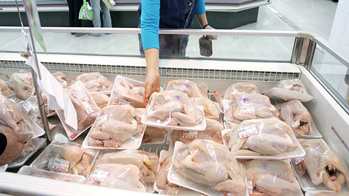 Gà Mỹ siêu rẻ 7.000 đồng/kg khiến gà Việt 'thoi thóp'
