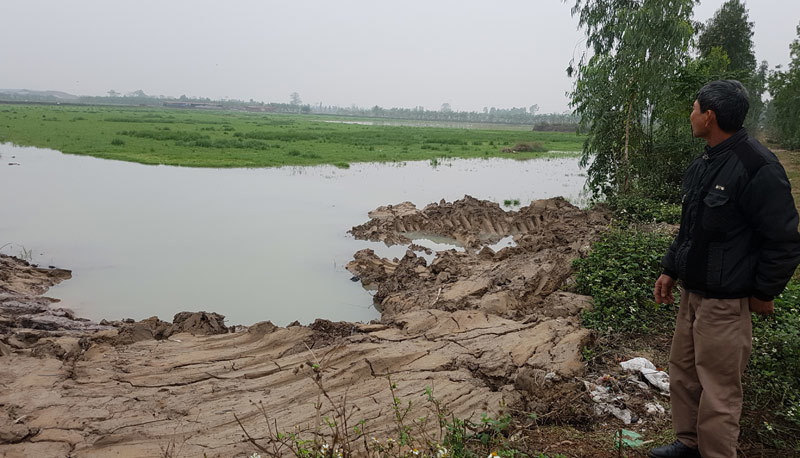 Ruộng bị múc thành ao, dân đứng ngồi không yên