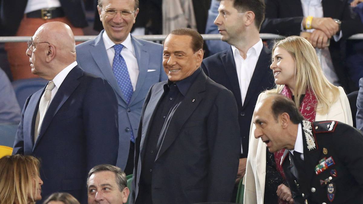 Barca tìm tướng, Berlusconi 