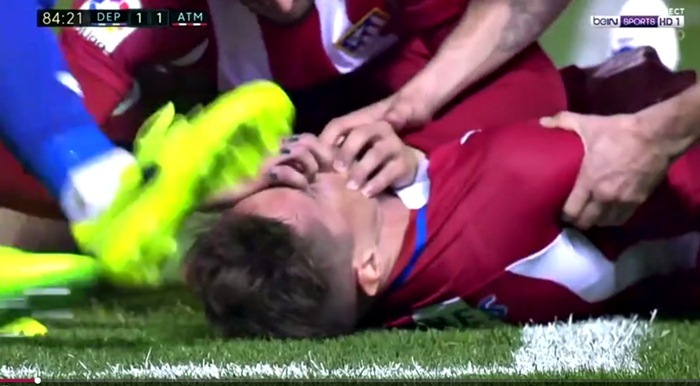 Torres bị chấn thương nghiêm trọng, Simeone nổi đóa với trọng tài