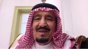 Vua Ả Rập chăm chỉ selfie trong chuyến công du châu Á