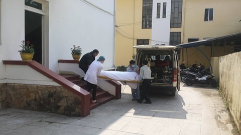 Nghi vấn người đàn ông chích điện tự sát trong khách sạn