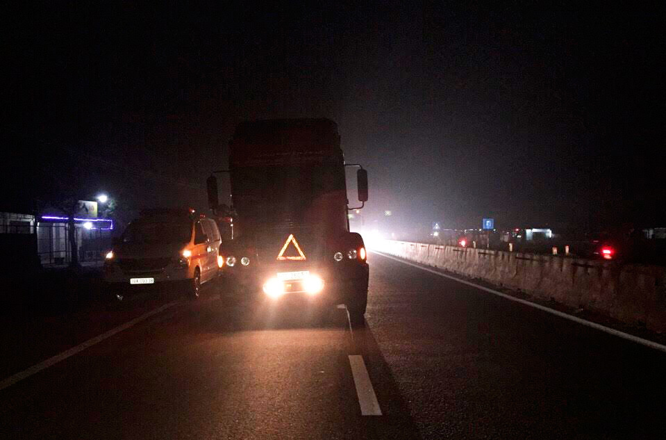 Hà Tĩnh: Xe container cán chết 3 nam sinh 17 tuổi