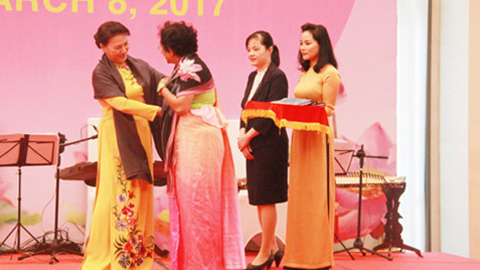 Chủ tịch QH gặp mặt các nữ Đại sứ tại Việt Nam