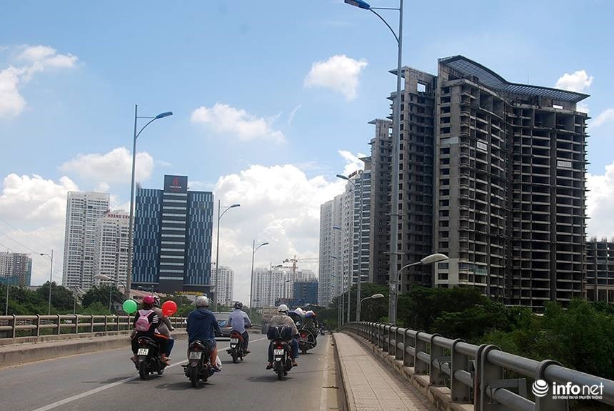 Dự án nhà đất ồ ạt bung hàng, giao thông TP.HCM sắp