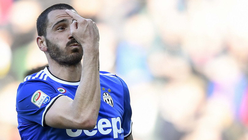 MU bị chê, Juventus ép giá Sanchez