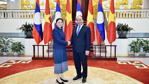 Thủ tướng: VN coi trọng quan hệ đặc biệt với Lào