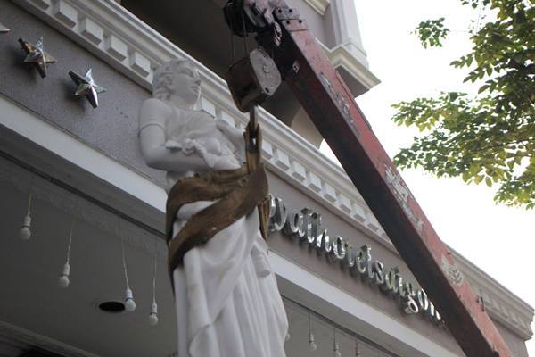 Quận 1 cẩu tượng của khách sạn 4 sao trên phố Nguyễn Huệ