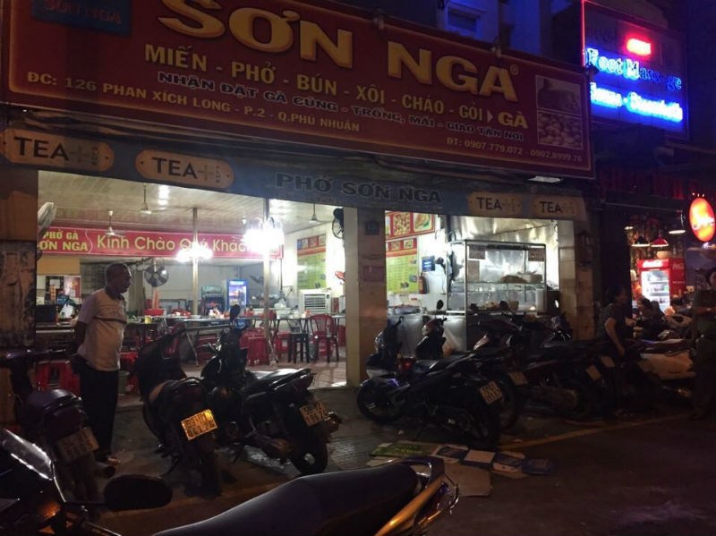 Trung úy công an bị chém thương tích tại quán ăn ở Sài Gòn