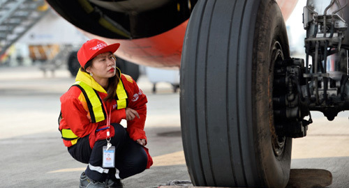 Hình ảnh khó tin của ‘ái nữ’ nhà Vietjet ở Nội Bài