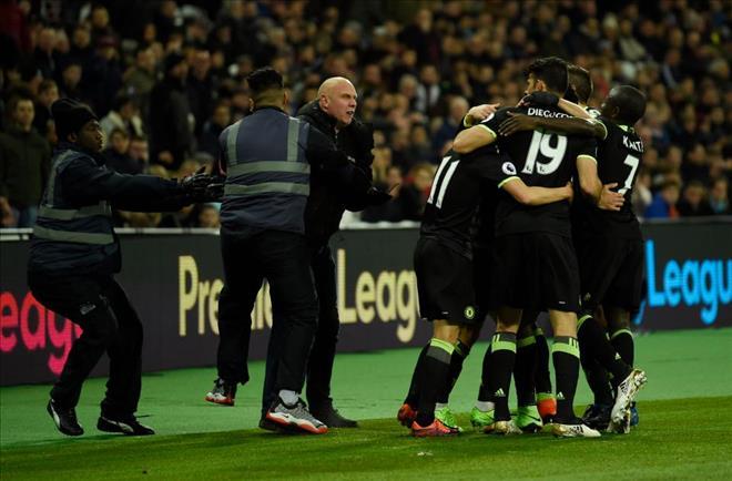 Hazard suýt no đòn vì