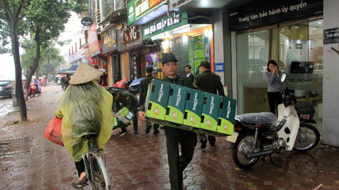 Ráo riết giành lại vỉa hè sau thư ngỏ của chủ tịch quận