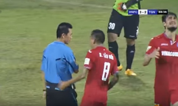 Hà Nội FC 3-2 Than Quảng Ninh trọng tài bẻ còi