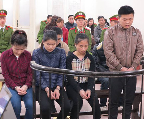 Hà Nội: 3 cô gái nhận án tù vì sát hại cán bộ công an