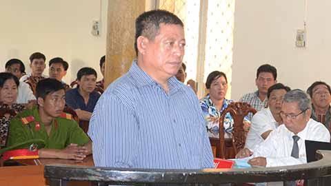 Trung tá Campuchia bắn 2 người Việt bị phạt 25 năm tù