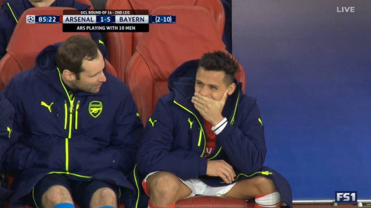 Sanchez cười đểu, Barca ghi 6 bàn trước PSG