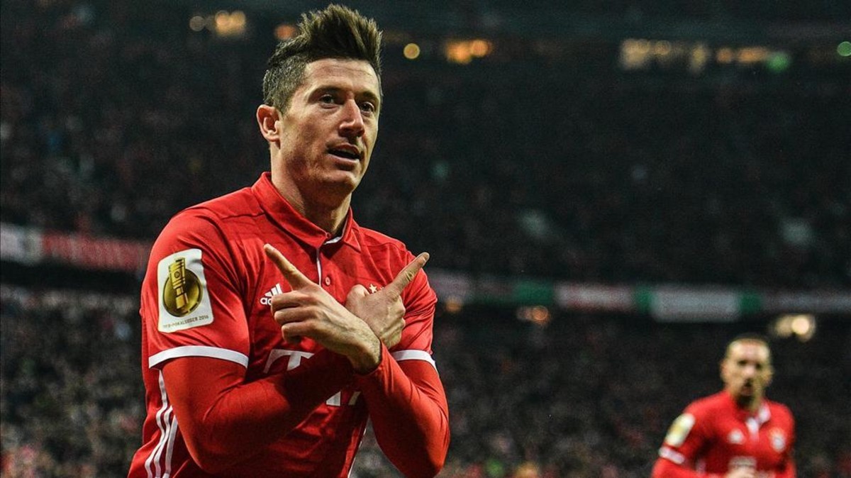 Lewandowski giận MU, PSG