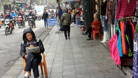 Hà Nội: Vỉa hè quang đãng, quán xá đìu hiu trước giờ G