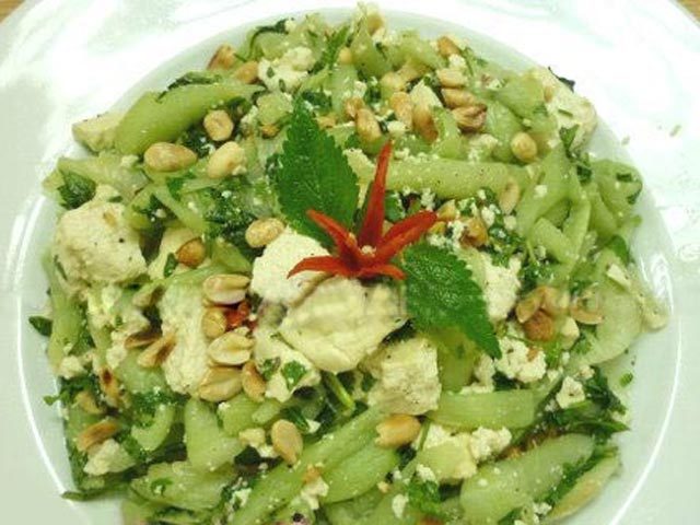 Cách làm nộm dọc mùng đậu phụ - món ngon giòn mát dễ chịu