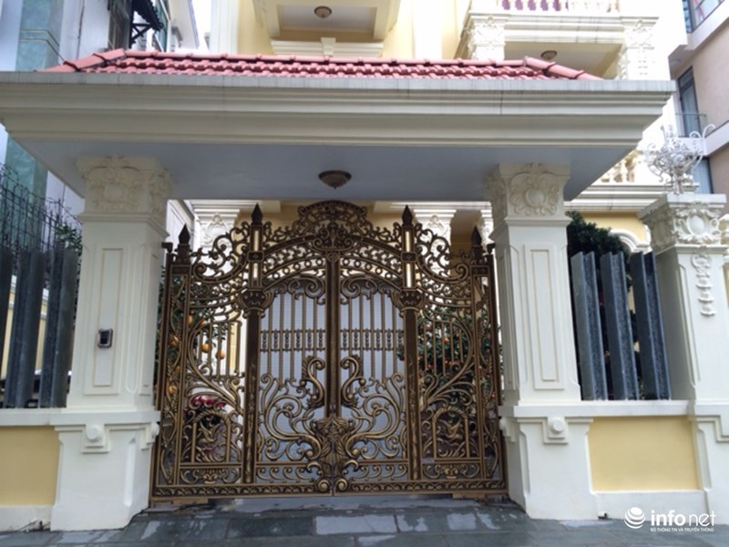 Đại gia Hà Nội khoe cổng biệt thự, tường rào tiền tỷ