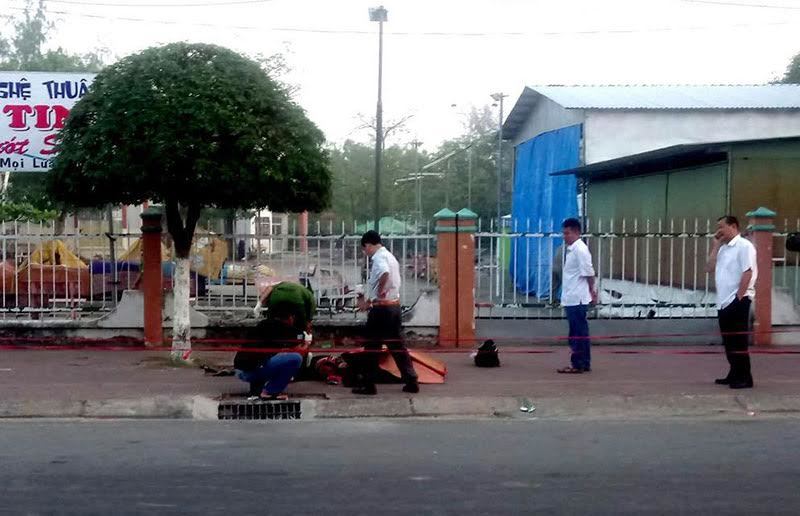Đôi nam nữ chết bất thường trước cửa Nhà thiếu nhi