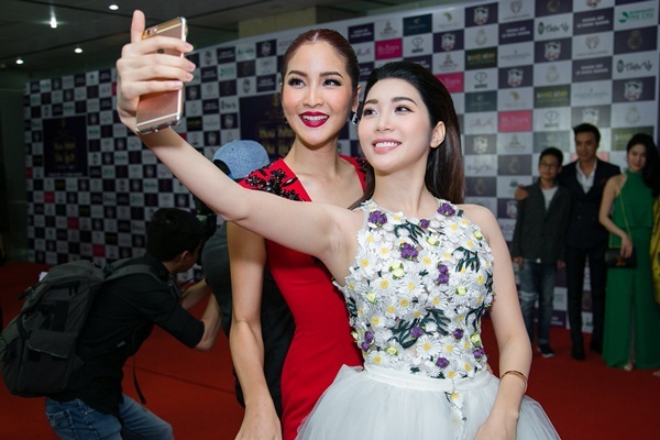 Yan My đọ sắc với người đẹp Thái Lan tại chung kết Hoa khôi Du lịch
