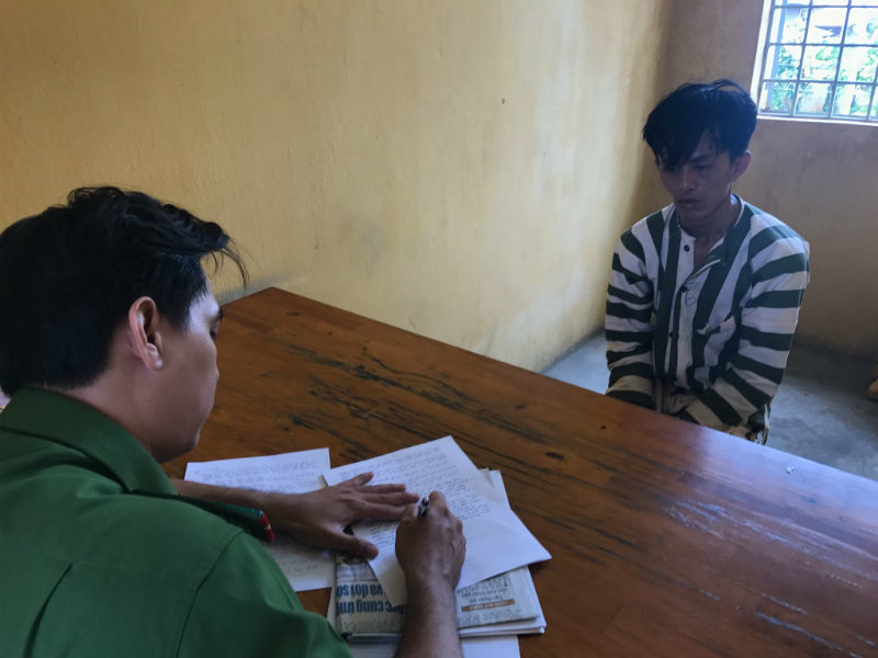 Bao vây, bắt giữ kẻ nghi ngáo đá giết người