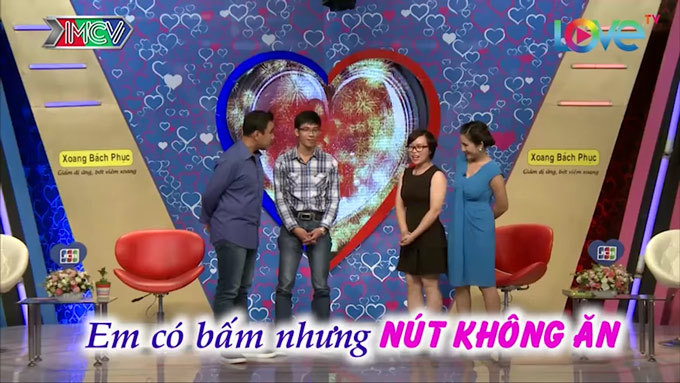 'Sự cố' bất ngờ khiến Quyền Linh và khách mời 'đứng hình'