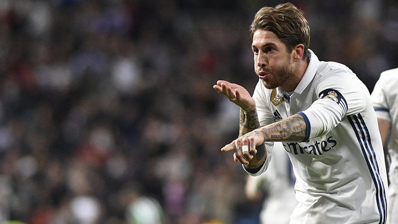 Sergio Ramos: May mà không đến MU!