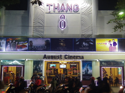 Đấu giá nhiều khu ‘đất vàng’ của chủ sở hữu Rạp Tháng Tám