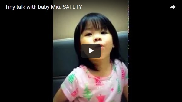 Những màn hội thoại tiếng Anh ấn tượng của cô bé 5 tuổi