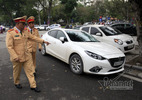 CSGT xử lý hàng loạt xe đỗ sai trước cổng Thành ủy Hà Nội