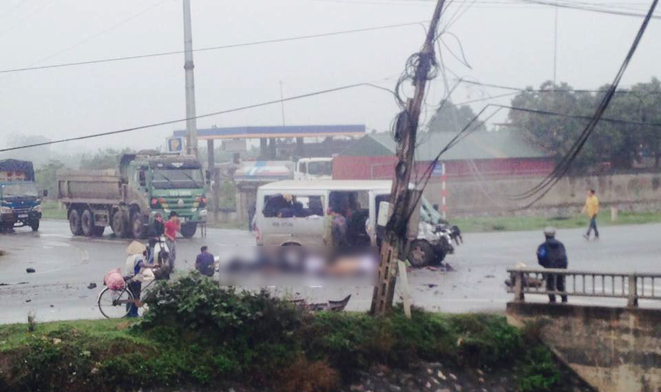 Hà Nam: Xe đón dâu va xe tải, 3 người chết