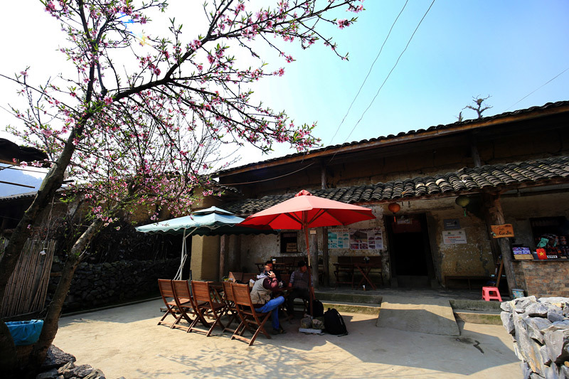 Quán cà phê sành điệu, chủ nói 'tiếng Anh như gió' ở bản làng Hà Giang