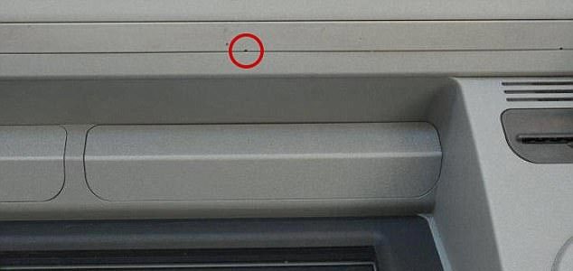 Phát hiện thủ đoạn trộm mã PIN cực tinh vi ở máy ATM